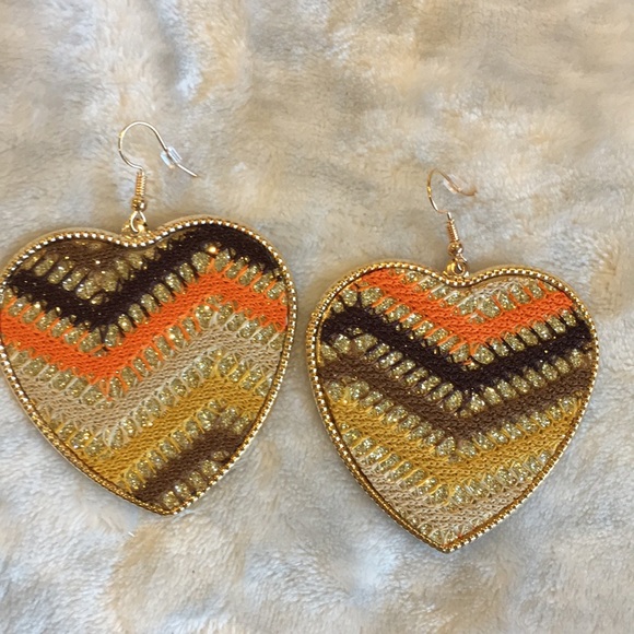 Crocheted Autumn Heart Fashion Earrings Boho Gold Alloy NWT 2.25” lightweight - Picture 10 of 16